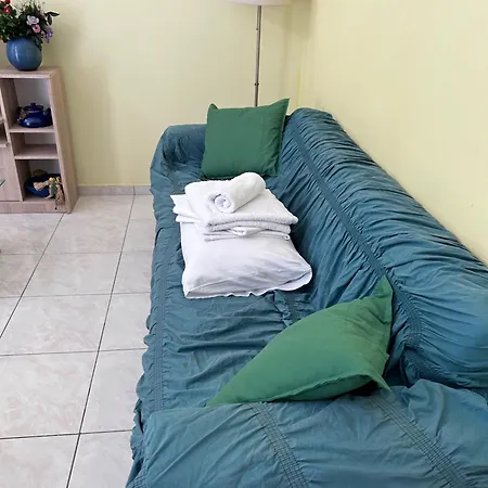 Paul In The Center Of *