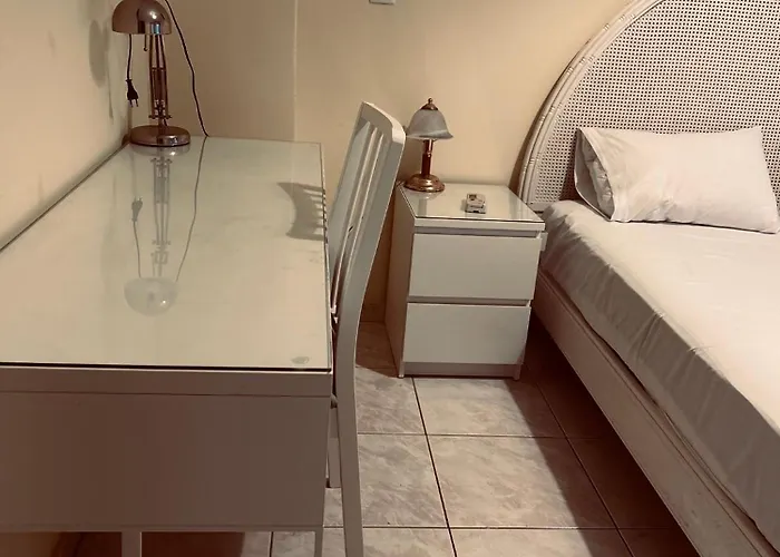 Paul In The Center Of شقة كالاماتا