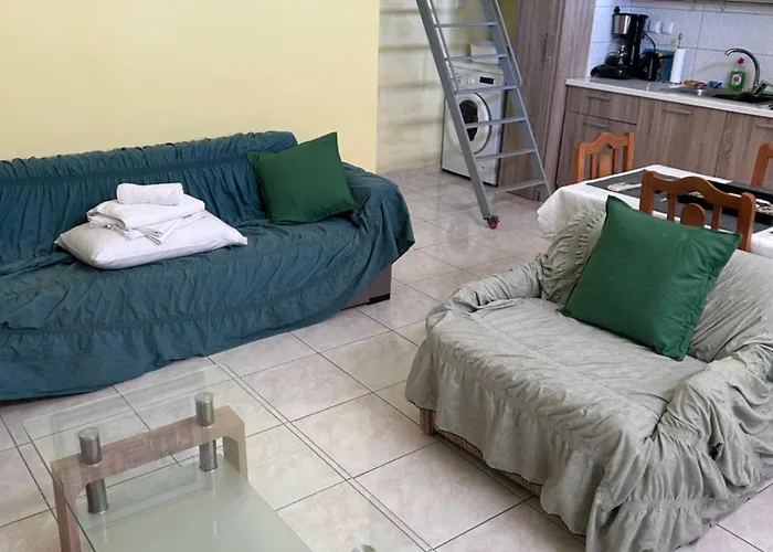 Paul In The Center Of *