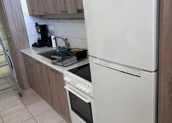 Paul In The Center Of * كالاماتا